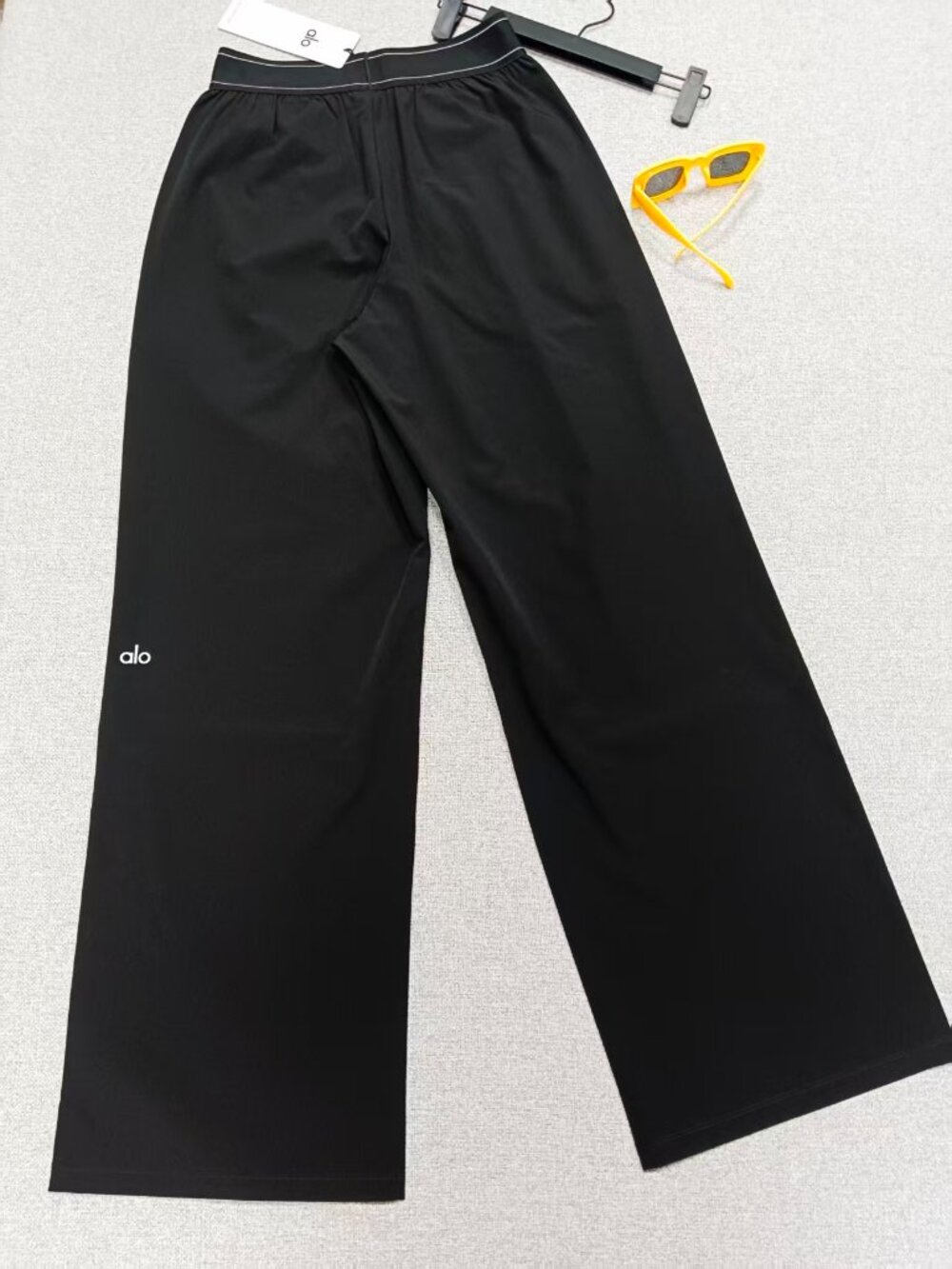 NWT😍ALO Yoga Suit Up Trouser | Wide Leg | Regular 30" Inseam🍷Comfy &Versatile - Picture 7 of 9
